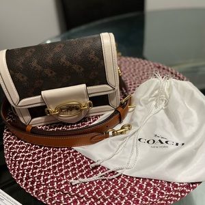 Coach small crossbody bag🤎